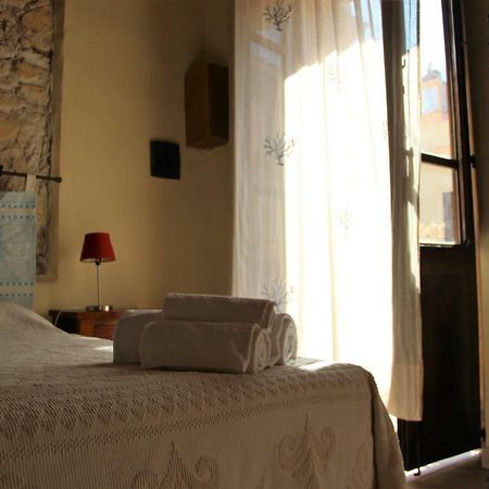 Sant Efisio Host 호텔 칼리아리 외부 사진