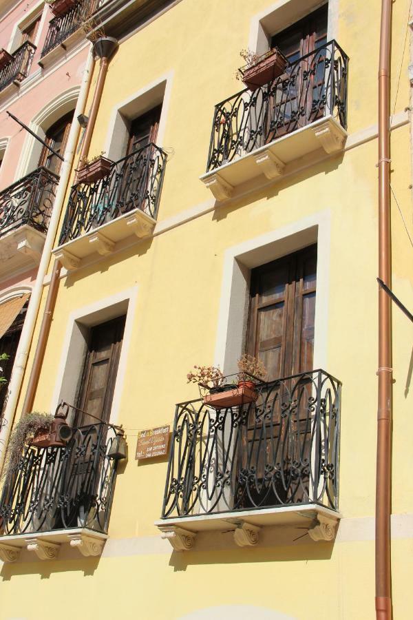 Sant Efisio Host 호텔 칼리아리 외부 사진